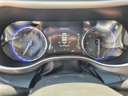 New 2025 Chrysler Pacifica Select image 28