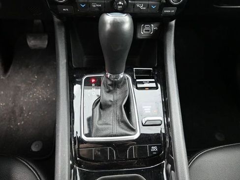 Used 2025 Jeep Compass Limited image 34