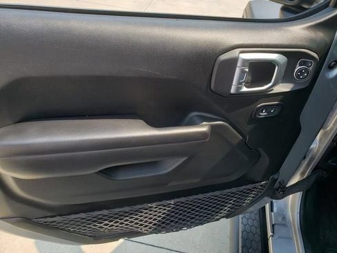 Used 2021 Jeep Wrangler Sport AWD/4WD image 13