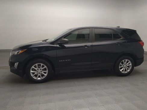 Used 2020 Chevrolet Equinox LS w/ LS Convenience Package FWD image 2