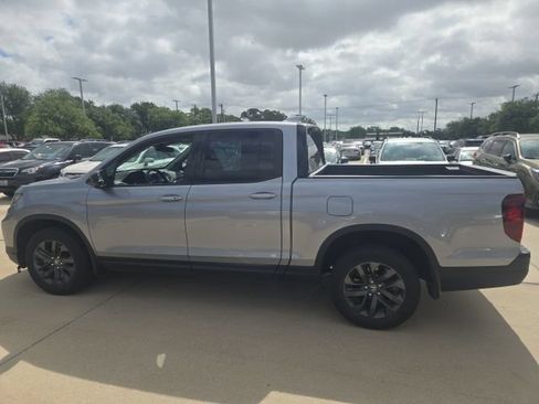 Used 2023 Honda Ridgeline Sport image 5
