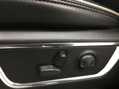 Used 2025 RAM 1500 Laramie image 10