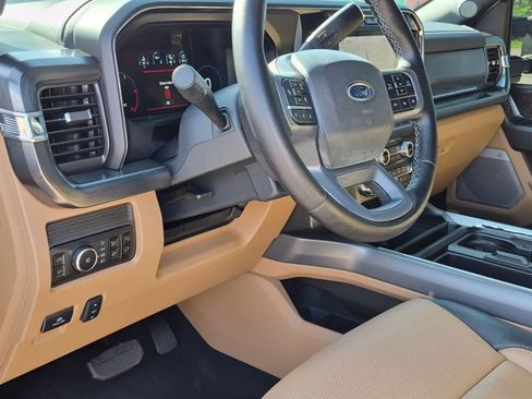 Used 2025 Ford F250 Lariat w/ Lariat Ultimate Package AWD/4WD image 9