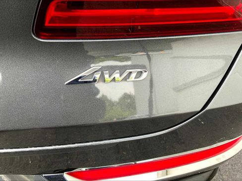 Used 2023 Genesis GV80 2.5T w/ Prestige Package image 32