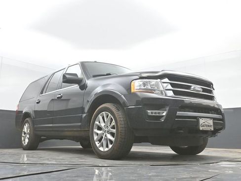 Used 2017 Ford Expedition EL Limited w/ Equipment Group 301A AWD/4WD image 27