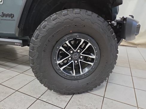 Used 2024 Jeep Wrangler Unlimited Sport AWD/4WD image 8