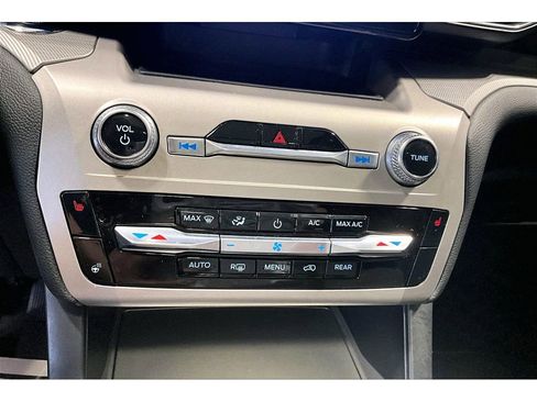 Used 2023 Ford Explorer XLT w/ Equipment Group 202A image 34