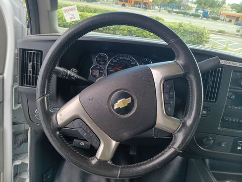 Used 2019 Chevrolet Express 3500 w/ Power Convenience Package image 17