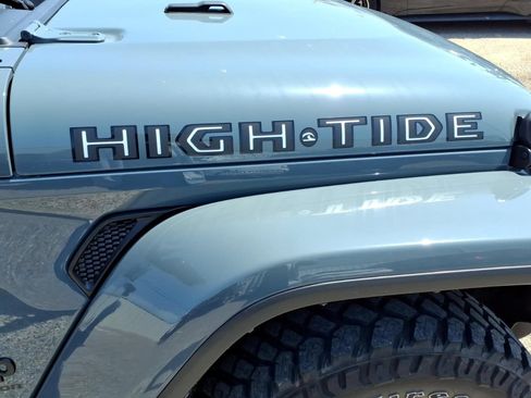 Used 2025 Jeep Gladiator Sport AWD/4WD image 14