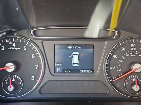Used 2020 Kia Sorento FWD V6 image 17