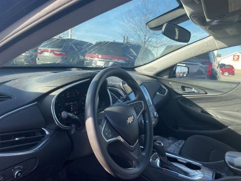 Used 2020 Chevrolet Malibu LT image 8