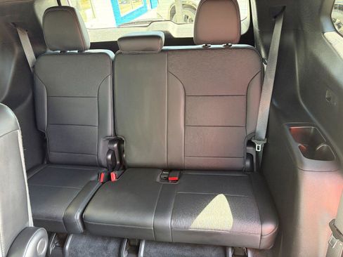 Used 2025 Buick Enclave Preferred AWD/4WD image 21