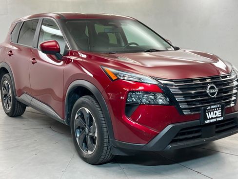 Used 2024 Nissan Rogue SV AWD/4WD image 7