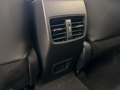 Used 2024 Toyota Corolla Cross AWD Hybrid w/ Convenience Package image 33