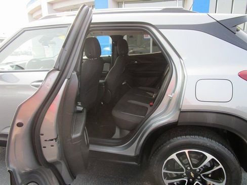 Certified 2024 Chevrolet TrailBlazer LT w/ LT Cold Weather Package image 19