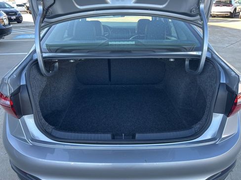 Used 2024 Volkswagen Jetta SE image 7