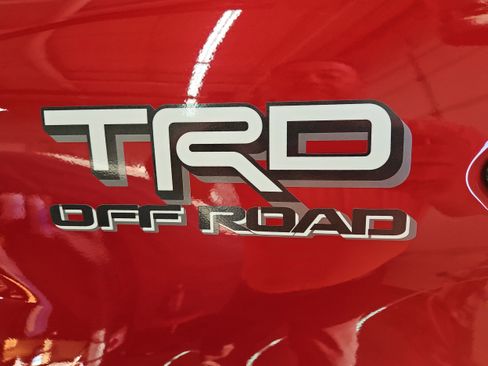 Used 2025 Toyota Tacoma TRD Off-Road image 30