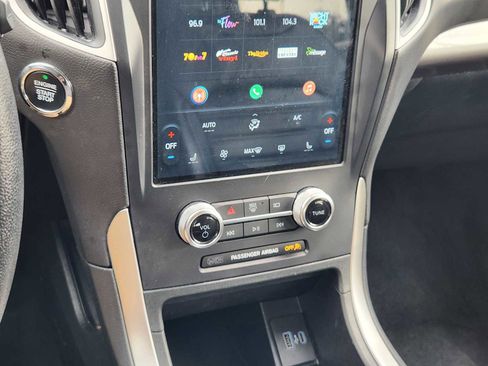 Used 2024 Ford Edge SEL image 19