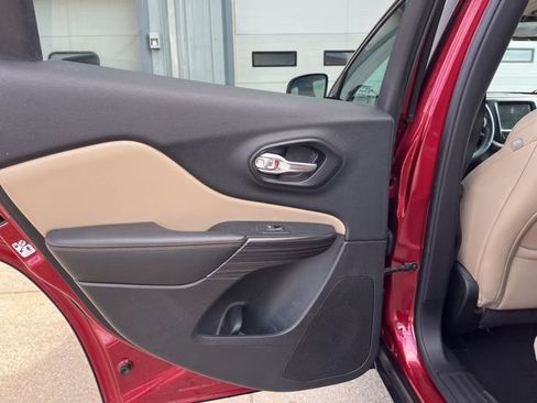 Used 2016 Jeep Cherokee Limited w/ Luxury Group image 23