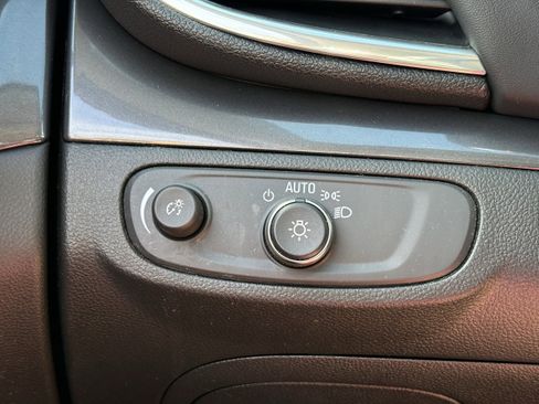 Used 2022 Buick Encore Preferred w/ Safety Package AWD/4WD image 17