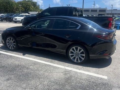 Used 2023 MAZDA MAZDA3 s FWD image 3