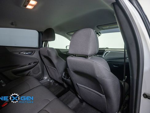Used 2022 Chevrolet Malibu LT FWD image 34