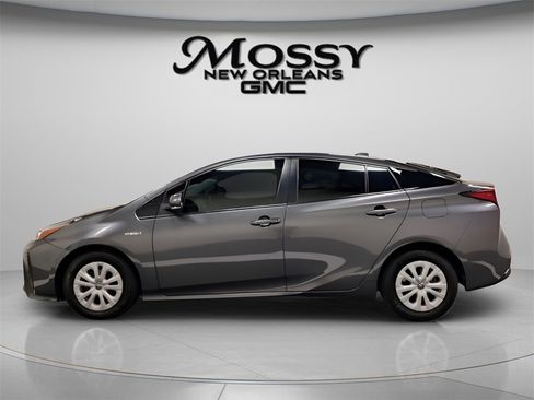 Used 2022 Toyota Prius LE image 8