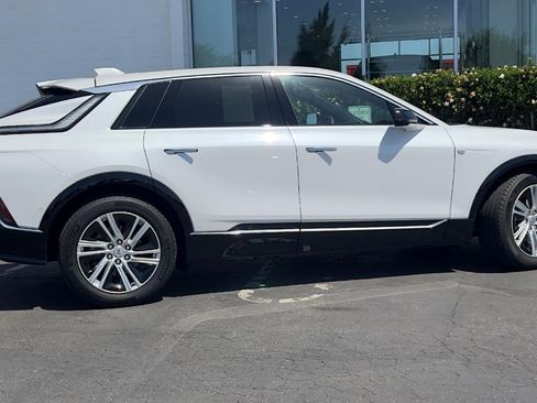 Certified 2024 Cadillac Lyriq Tech w/ Driver Assist Package AWD/4WD image 3