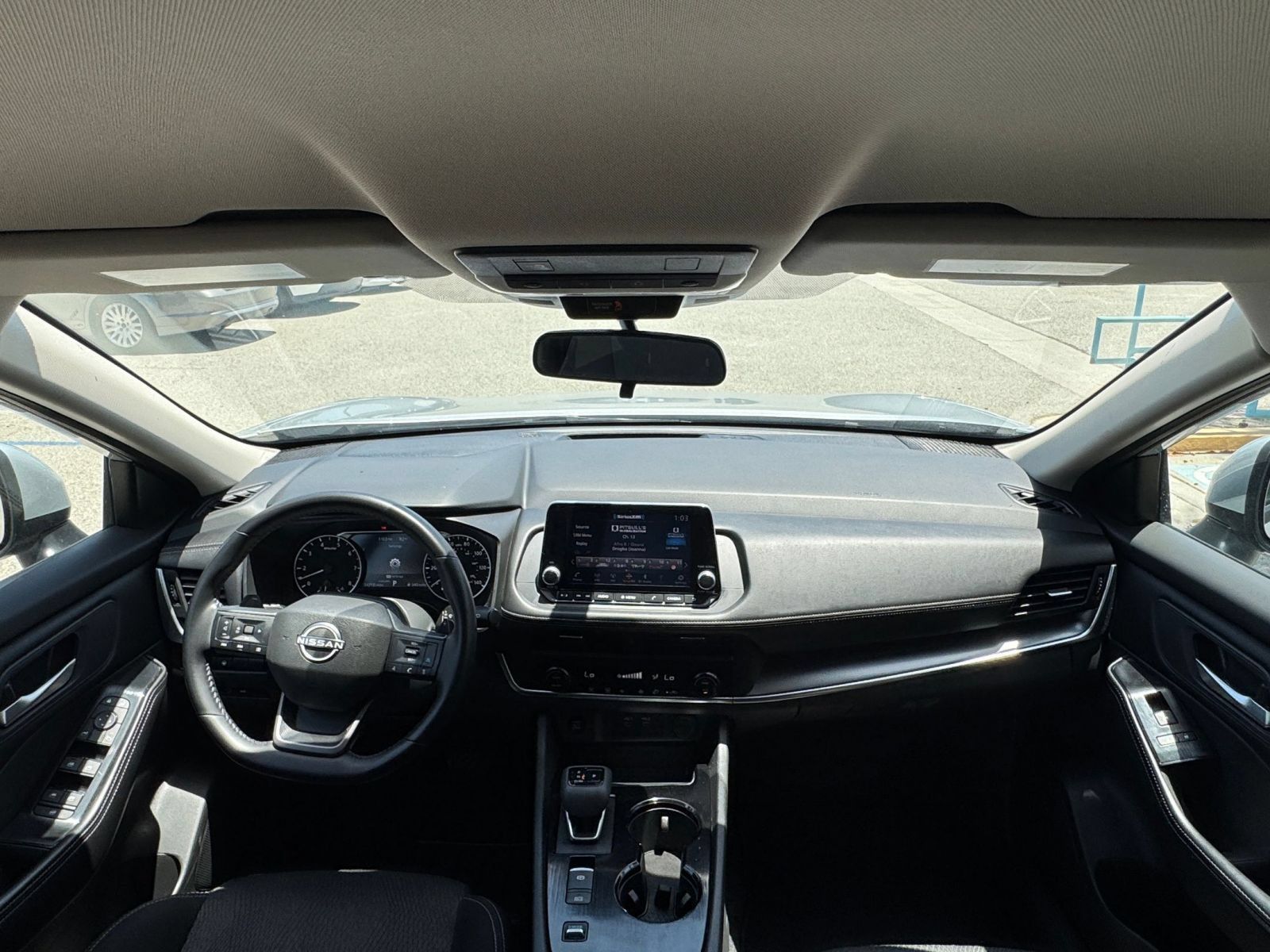 Used 2025 Nissan Rogue SV FWD image 34