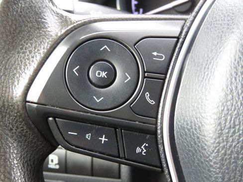 Used 2019 Toyota Camry LE image 22