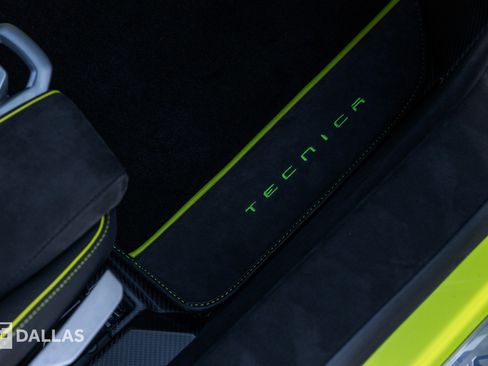 Used 2023 Lamborghini Huracan Tecnica image 40