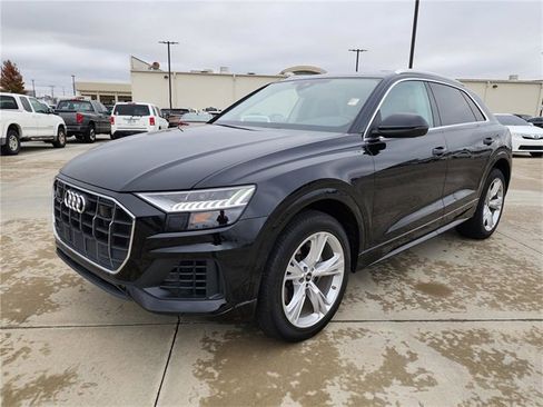 Certified 2023 Audi Q8 Premium image 3