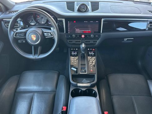 Used 2024 Porsche Macan AWD/4WD image 6