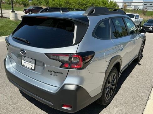 Used 2025 Subaru Outback Onyx Edition AWD/4WD image 7
