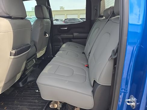 Used 2022 Chevrolet Silverado 1500 Custom Trail Boss AWD/4WD image 9