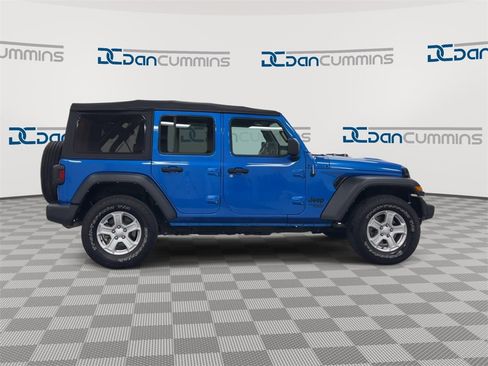 Used 2021 Jeep Wrangler Unlimited Sport image 9
