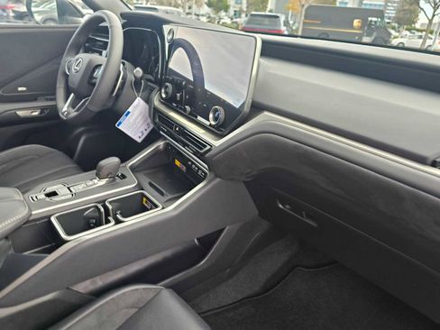 New 2026 Lexus TX 500h AWD image 12