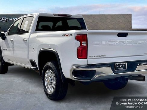 Used 2024 Chevrolet Silverado 2500 LTZ image 7