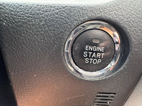 Used 2013 Toyota 4Runner Limited AWD/4WD image 40