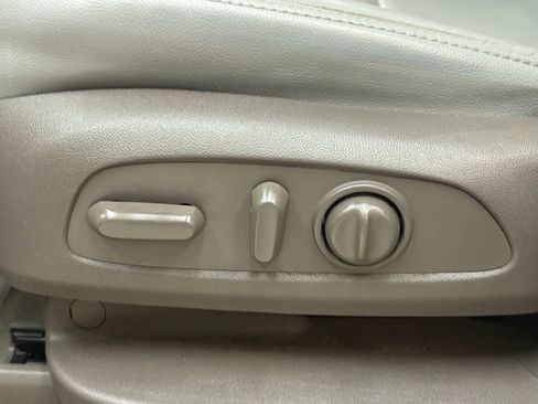 Used 2020 Chevrolet Traverse LT w/ LT Premium Package image 28