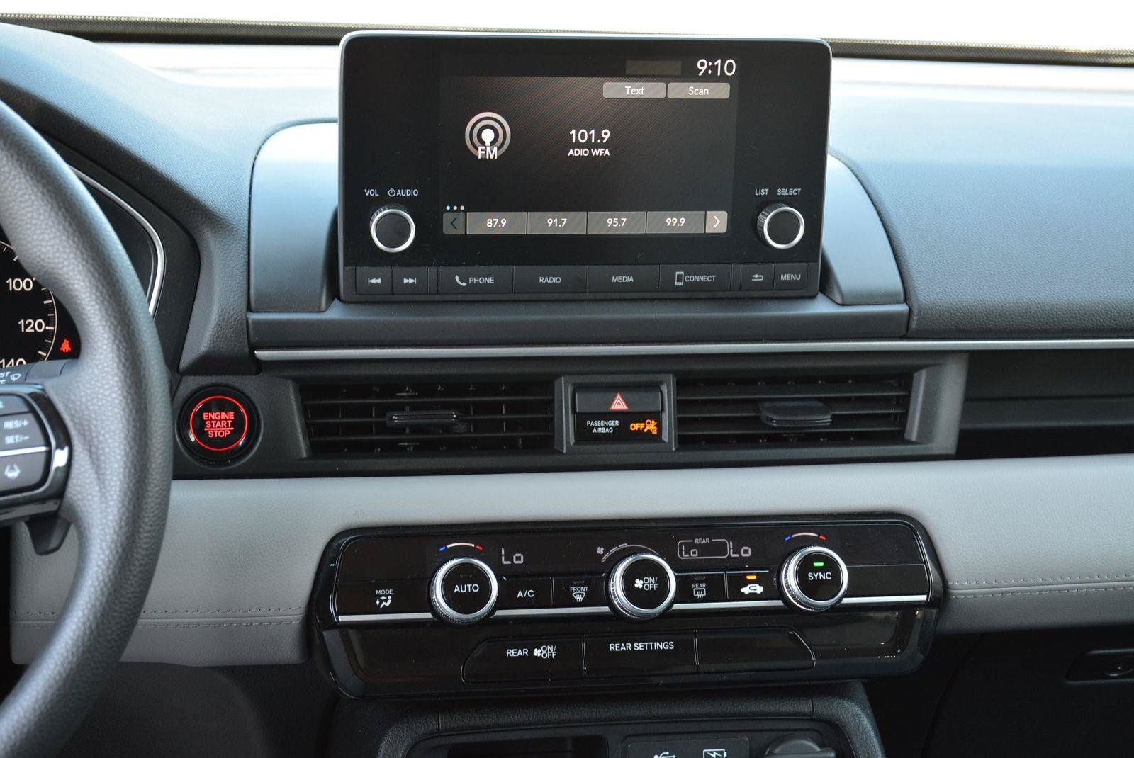 Used 2023 Honda Pilot LX image 15
