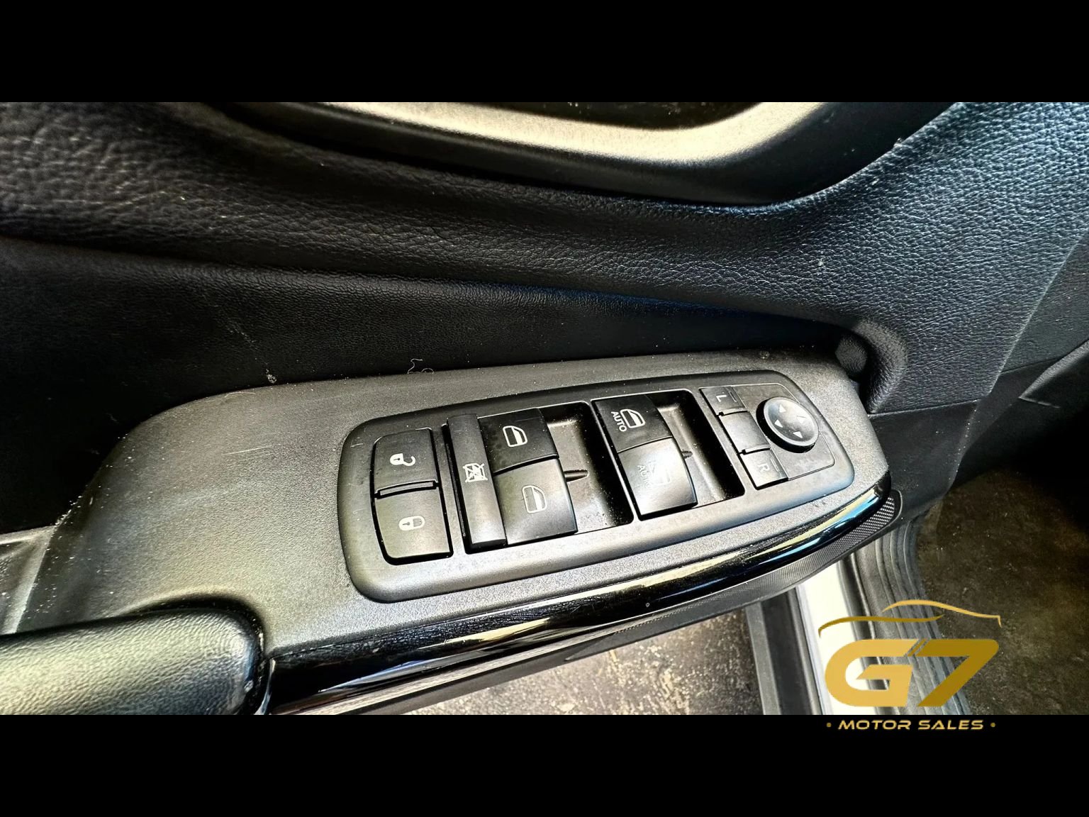 Used 2019 Jeep Cherokee Latitude Plus FWD image 17