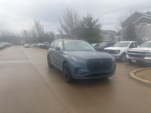 New 2026 Lincoln Aviator Reserve w/ Jet Appearance Package AWD/4WD image 3