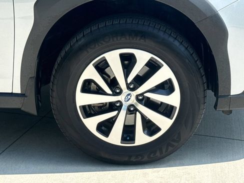 Used 2025 Subaru Outback Premium w/ Popular Package #1A AWD/4WD image 11