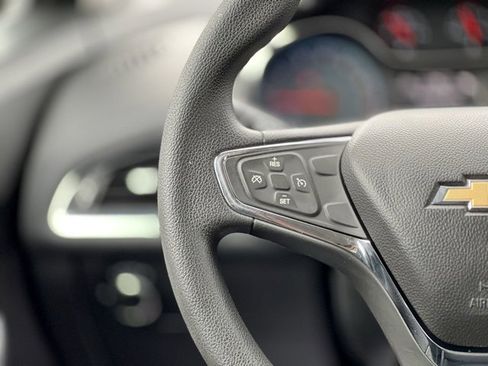 Used 2018 Chevrolet Cruze LT w/ Convenience Package image 36