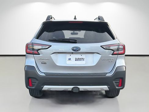 Used 2022 Subaru Outback Limited XT image 4