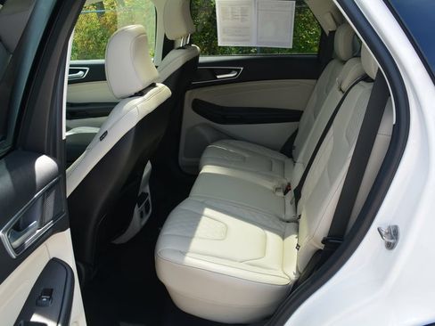 Used 2023 Ford Edge Titanium AWD/4WD image 24