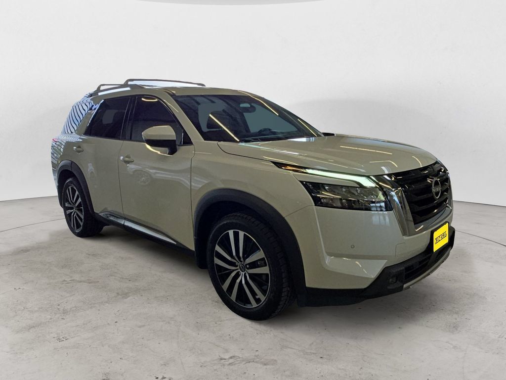 Used 2023 Nissan Pathfinder Platinum AWD/4WD image 3