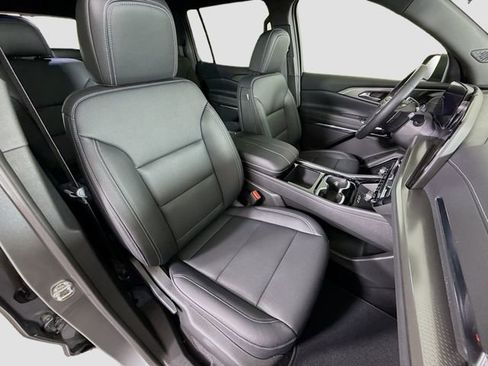 New 2026 Chevrolet Traverse LT w/ Enhanced Driving Package FWD image 31