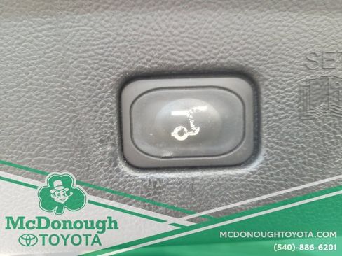 Used 2023 Ford Edge Titanium image 11